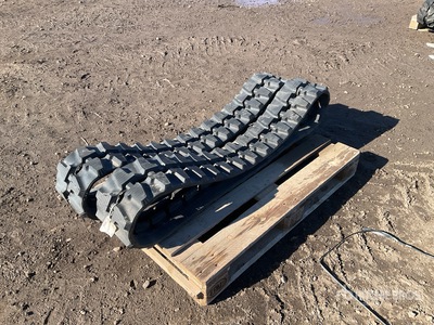 JCB Rubber 230x96x33 Tracks (Unused)
