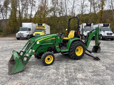 John Deere 3320 4WD Tracteur agricole utilitaire