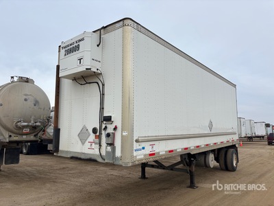 2014 Vanguard 28 ft x 102 in S/A Heated Van Trailer