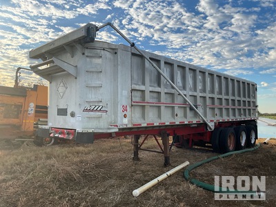 2000 Hilbilt 32 ft Tri/A Aggregate/mulch End Dump Trailer