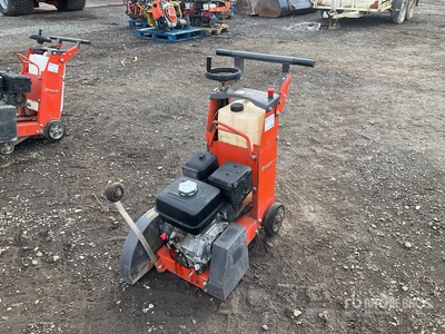 2019 Husqvarna FS400LV Scie à béton à contrôle arrière