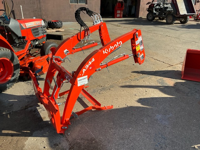 Kubota LA344S Front Loader Attachment (Inoperable)