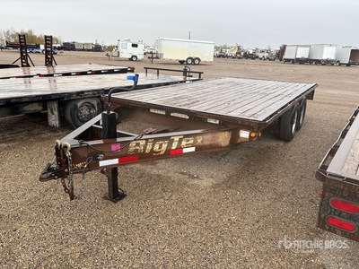 2007 Big Tex 16 ft T/A Flatbed Trailer