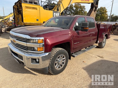 Chevrolet 3500 4x4 Crew Cab Service Truck