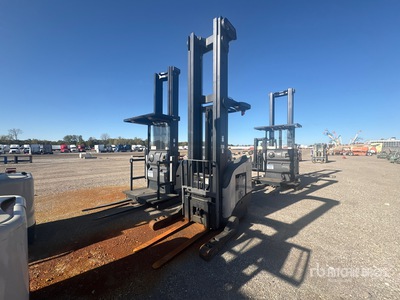 2006 Crown RR5225-45 8660 lb Poste de conduite élevable