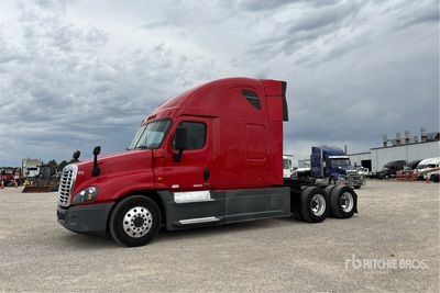 2018 Freightliner Cascadia 125 6x4 Ciągnik siodłowy T/A z kabiną sypialną