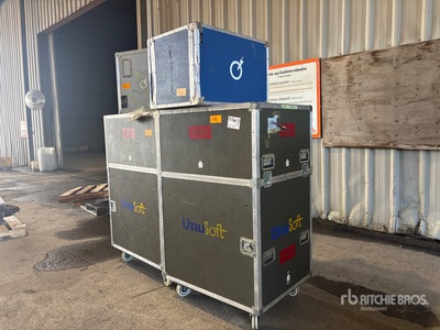 Quantity of Storage Boxes Divers
