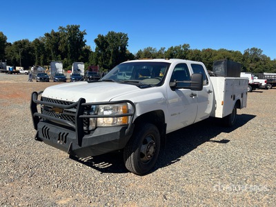 2013 Chevrolet Silverado 3500HD 4x4 Crew Cab Service Truck
