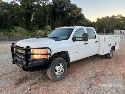 2007 Chevrolet Silverado 1500 4x4 Crew Cab Utility Truck