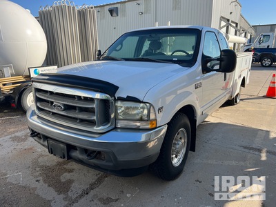 2002 Ford F-250 XLT 4x2 Extended Cab Service Truck