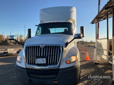 2019 International LT625 6x4 Ciągnik siodłowy T/A z kabiną dzienną