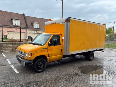 2002 Ford E-350 4x2 Van Truck