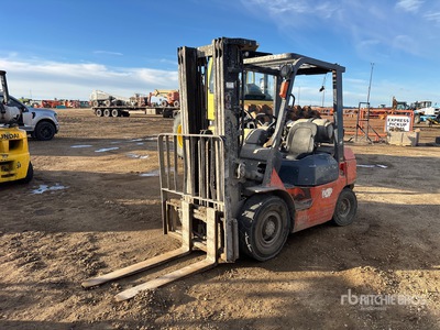 2003 Toyota 7FGU25 5000 lb Pneumatic Tire Forklift