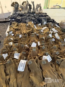 169- Military Field Gear-6-Boots/87-Glov 34-Leather Gloves/ 3 Dress Gloves/30 Bel 6-Boots (5-size 9.0/1-8.5)87-Glove Liners/34-Leather/3-Gloves/9 Caps/30 Belts. SHIP: 1BOX 13X20X19 11LBS/27X17X16 17LBS その他 - 店舗 & 倉庫