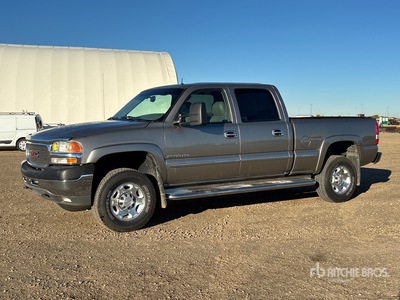 2001 GMC Sierra 2500HD 4x4 Crew Cab Pickup
