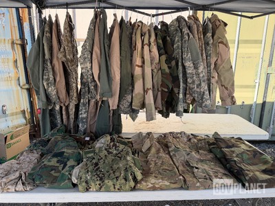 38 Pieces-Military Outerwear/Coveralls Uniform Tops/Bottoms