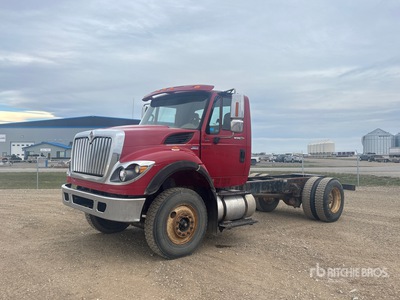 2011 International 7400 WorkStar 4x2 Cabine et châssis