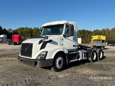 2015 Volvo VNL300 T/A Day Cab Truck Tractor