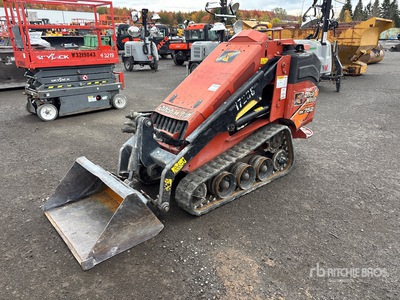 2016 Ditch Witch SK752 Compact Track Loader