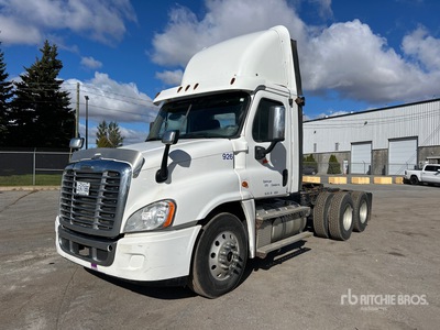 2017 Freightliner Cascadia 125 T/A Day Cab Truck Tractor (Glider Kit)