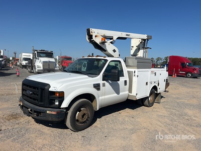 Versalift on 2009 Ford F-350 XL 4x2 Bucket Truck