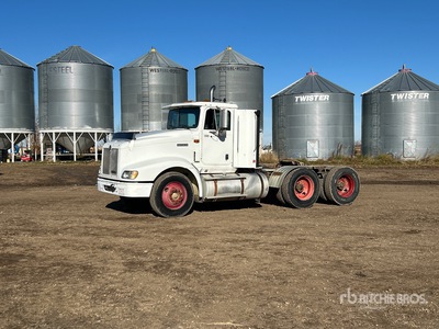1999 International 9400i 6x4 Ciągnik siodłowy T/A z kabiną dzienną