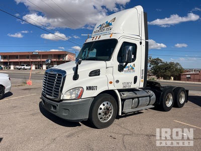 2015 Freightliner Cascadia 6x4 T/A Day Cab Truck Tractor