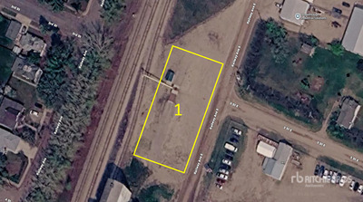 Rosthern, SK 400 Railway Ave E 0.46 +/- Acres on Title Commercieel vastgoed