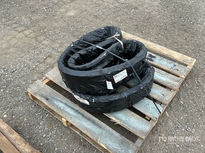 Quantity of (2) 180 mm x 72 mm X40 mm Rubber Tracks (Unused)