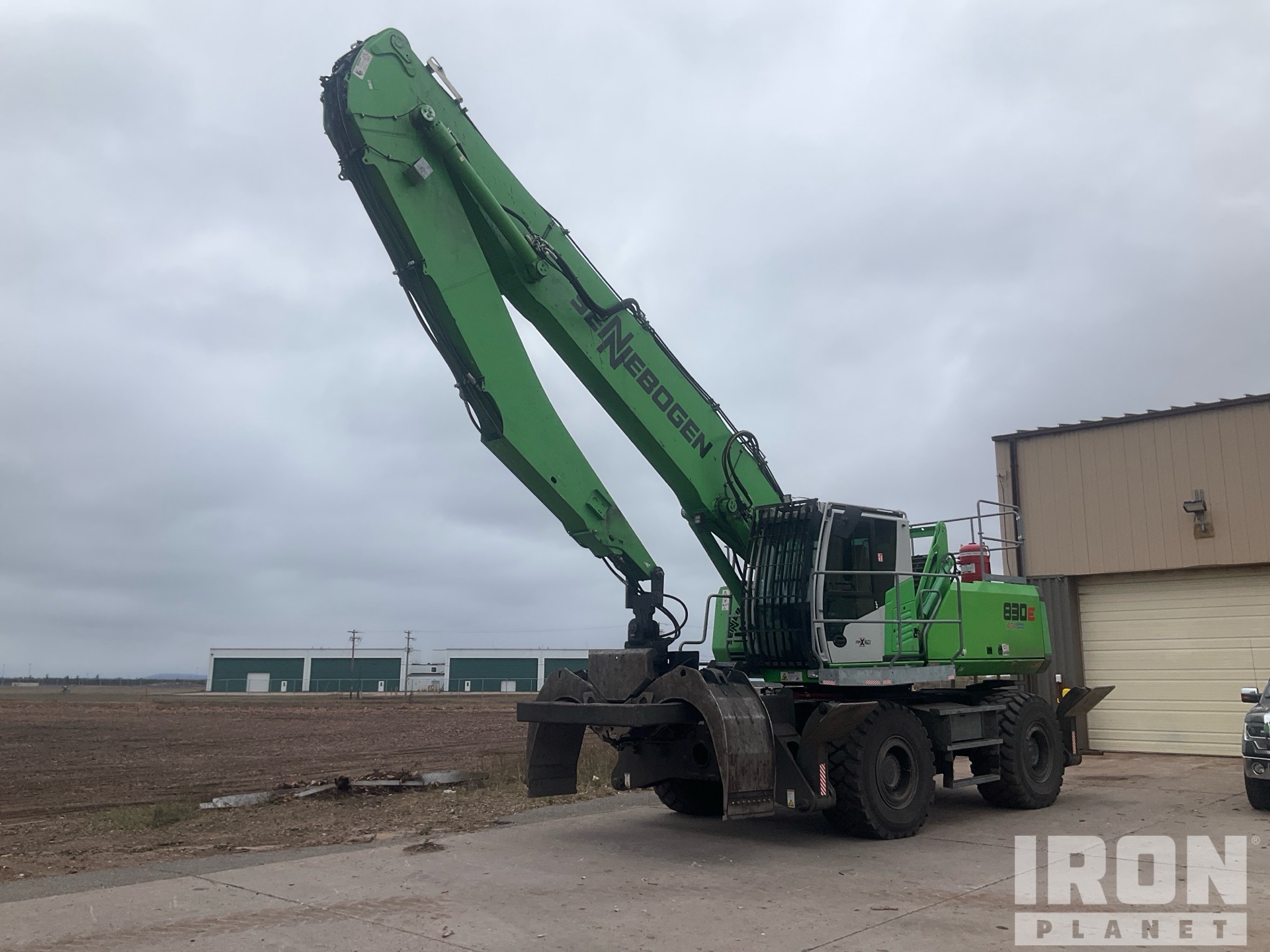 Sennebogen 830E Movimentatore materiali su ruote
