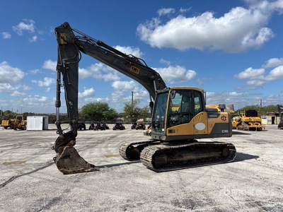 2013 Volvo EC140DL 油圧ショベル