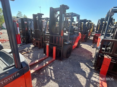 2019 Toyota 8FGU30 5620 lb Pneumatic Tire Forklift