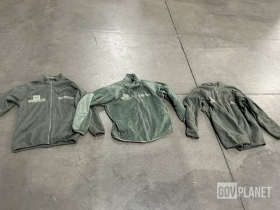 (34) Cold Weather Jackets & (8) Extreme Cold Weather Parka Liners