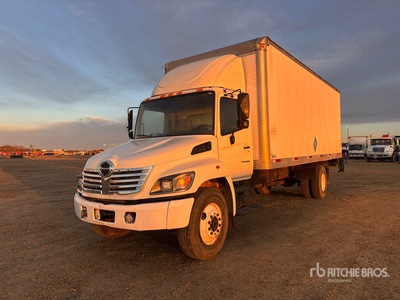 2005 Hino 308 4x2 Autocarro furgonato