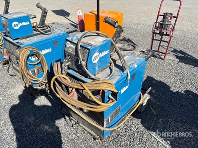 2015 Miller Electric 300 A MIG Spawarka elektryczna