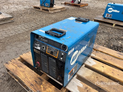 Miller XMT 456 CC/CV 24.4 A Multi-Process Electric Welder (Inoperable)