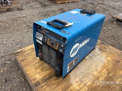 Miller XMT 456 CC/CV 24.4 A Multi-Process Electric Welder (Inoperable)