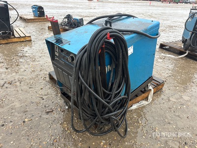 Miller Dimension 652 126 A Electric Welder (Inoperable)