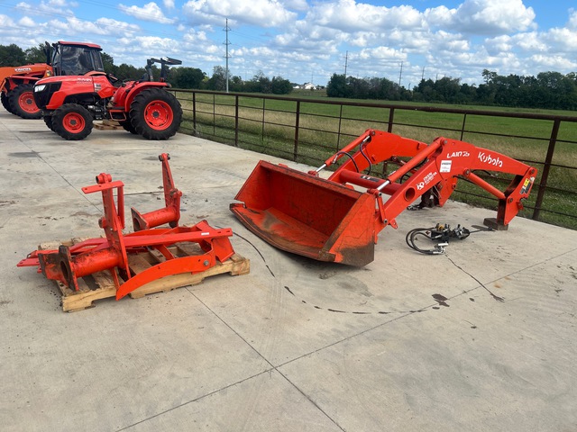 Kubota LA1065A Front Loader Attachment