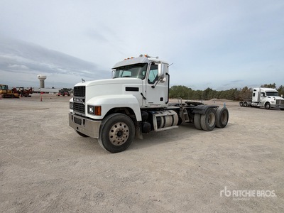 2022 Mack CHU613 Pinnacle 6x4 Cabeza Tractora Cabina Dormitorio