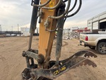 Hydraulics with Thumb Cylinder