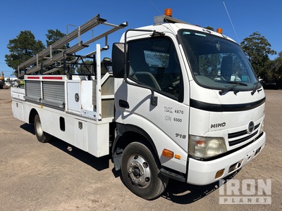 2010 Hino 300C 4x2 Flatbed Truck