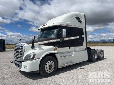2016 Freightliner Cascadia 6x4 Sleeper Truck Tractor
