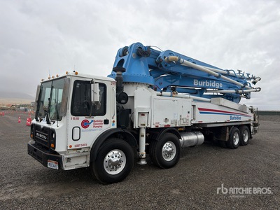 2008 Mack MRU613 Camion pompe à béton