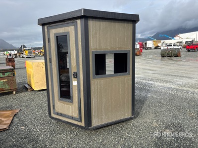 EG EarthyGrounds EG-HB2 6 ft 6 in x 6 ft 6 in x 7 ft 6 in Blind Cabin