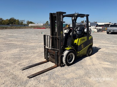 2005 Yale 5450 lb Cushion Tire Forklift