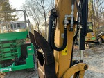 Hydraulics with Thumb Cylinder