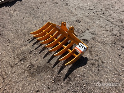 2026 GIYI 38 in Excavator Rake - Fits Cat 303 (Unused)