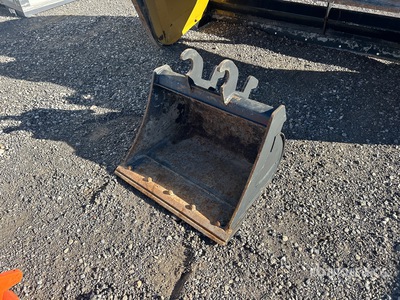 John Deere 28 in To fit 35G Excavator Bucket