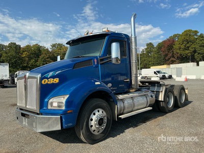 2016 Kenworth T880 6x4 Ciągnik siodłowy T/A z kabiną dzienną